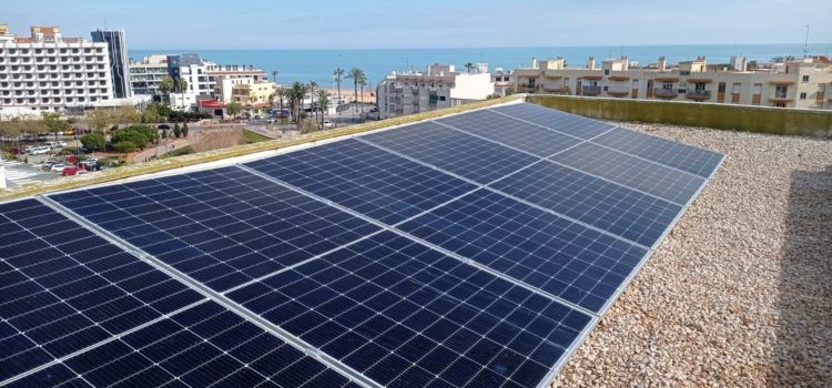 El Ayuntamiento de Peñíscola ya genera energía limpia para abastecer dependencias municipales 