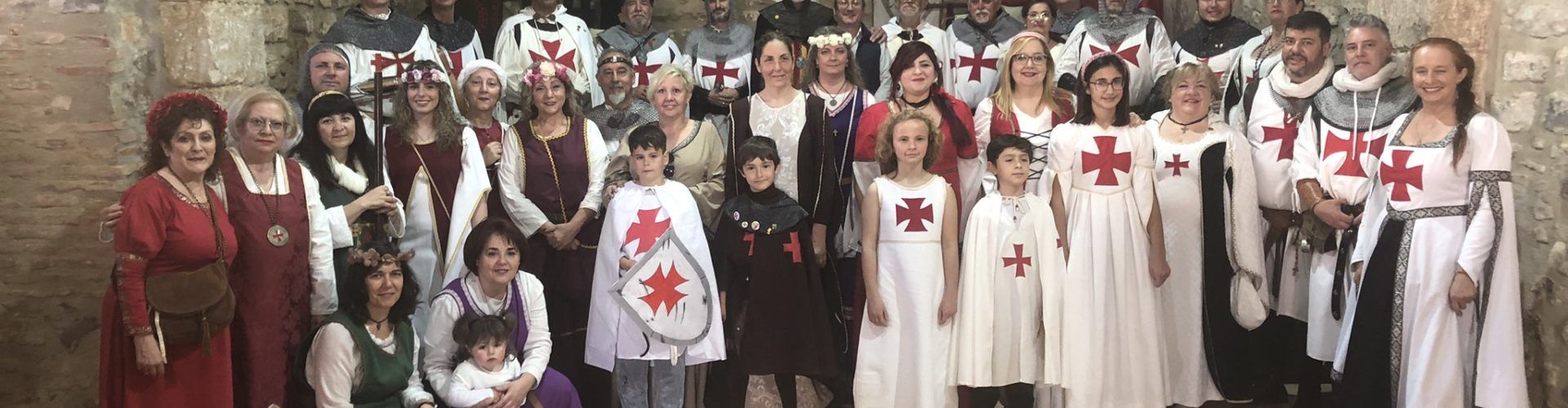 Més de 70 persones participen en la desfilada de les III Jornades Templeres de Santa Magdalena