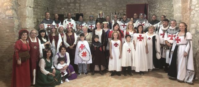 Més de 70 persones participen en la desfilada de les III Jornades Templeres de Santa Magdalena
