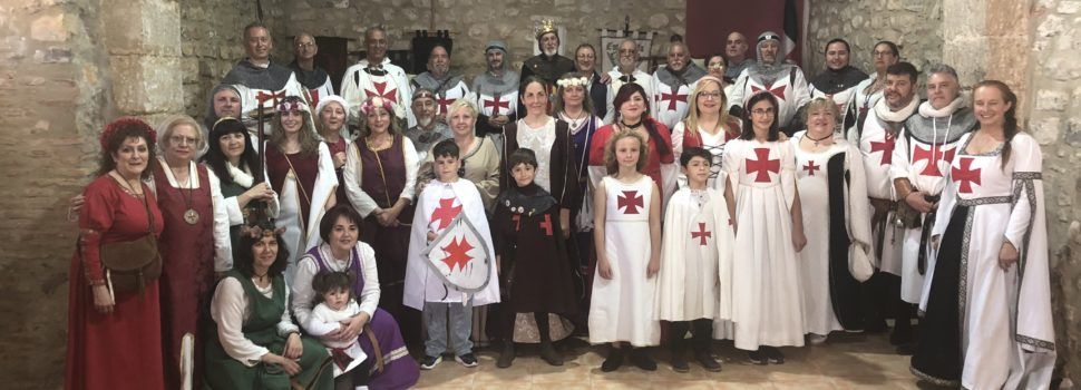 Més de 70 persones participen en la desfilada de les III Jornades Templeres de Santa Magdalena