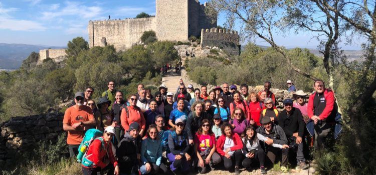 Prop de 70 persones participen en la Marxa Senderista del Dia de la Dona entre els castells Polpis i Xivert