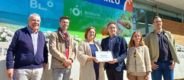 Colomer lliura a Benicarló el distintiu de Municipi Turístic de la Comunitat Valenciana