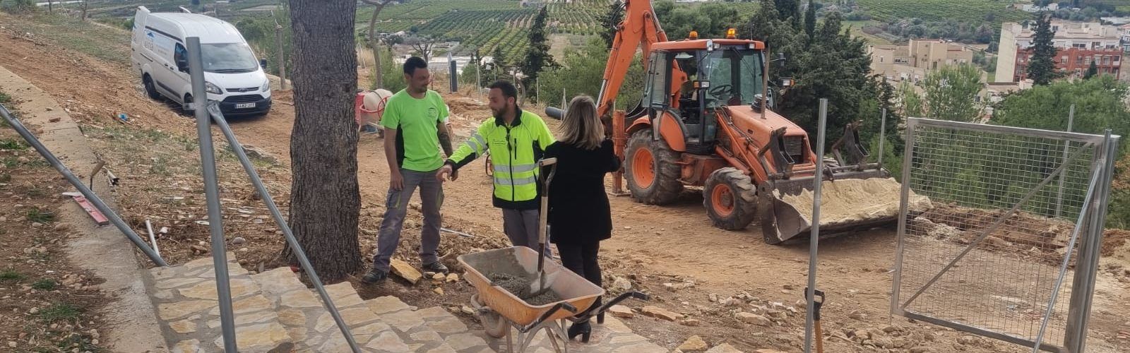 L’Ajuntament d’Alcanar implanta espais d’esbarjo canins al municipi amb la col•laboració d’aGOSaGATs