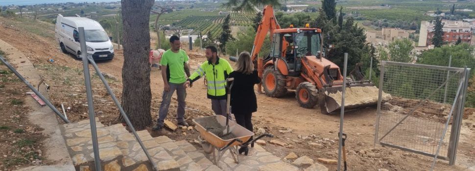 L’Ajuntament d’Alcanar implanta espais d’esbarjo canins al municipi amb la col•laboració d’aGOSaGATs