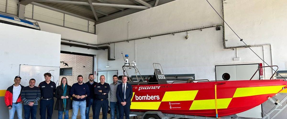 Els Bombers d’Amposta estrenen una embarcació de rescat finançada per l’Ajuntament i la Diputació