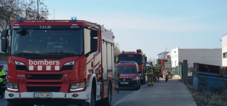 Simulacre d’accident químic en uns laboratoris del polígon industrial Valldepins d’Ulldecona