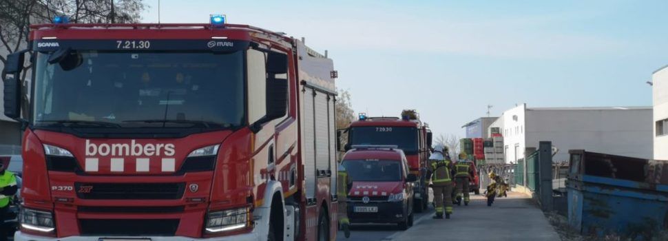 Simulacre d’accident químic en uns laboratoris del polígon industrial Valldepins d’Ulldecona