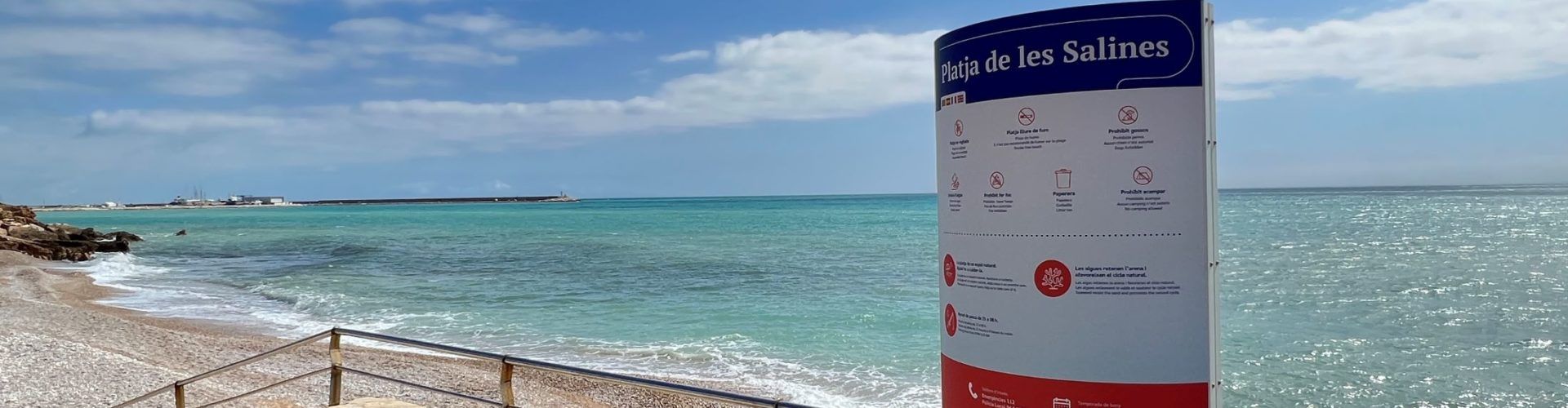 Turisme renova la senyalització a les cales i platges de Vinaròs