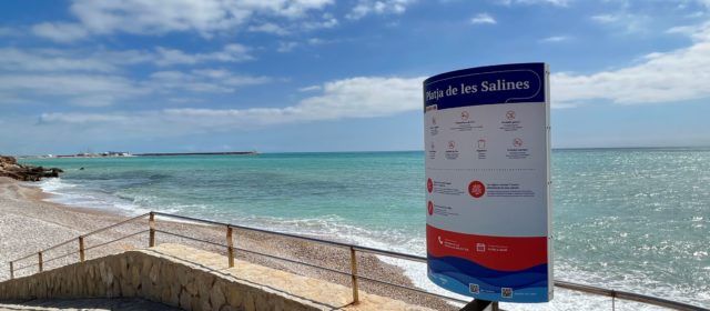 Turisme renova la senyalització a les cales i platges de Vinaròs