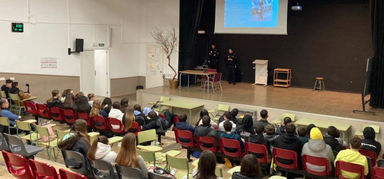 Xerrades de prevenció i conscienciació a l’IES Leopoldo Querol