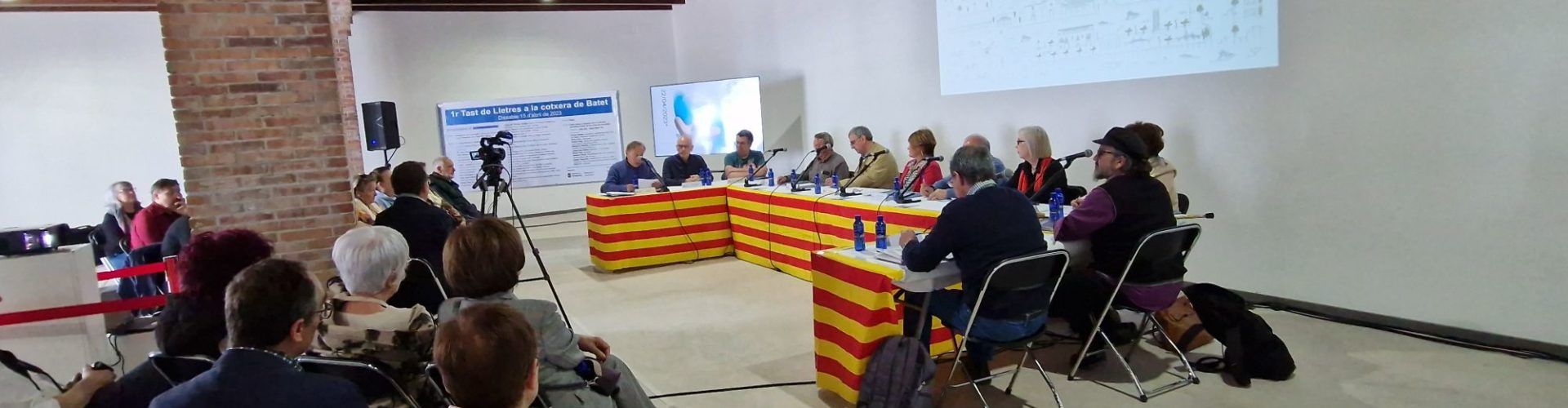 Èxit del 1r Tast de Lletres a la Cotxera de Batet
