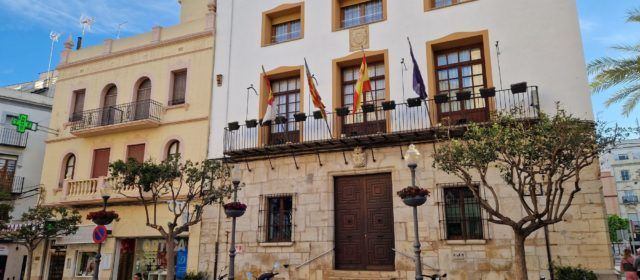 Dos plens a l’Ajuntament de Vinaròs: l’ordinari d’abril i el sorteig de membres per a les meses electorals