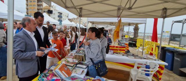 La XXI Fira del Llibre de Vinaròs, en vídeo i fotos