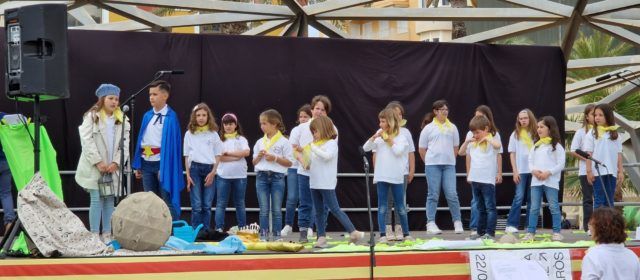 Actuació de la coral del CEIP Assumpció a la Fira del Llibre