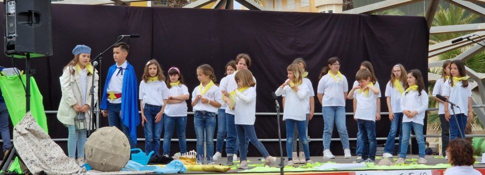 Actuació de la coral del CEIP Assumpció a la Fira del Llibre