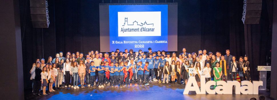 Edith Soler rep el premi a la millor esportista de l’any 2022 en la X Gala Esportiva d’Alcanar