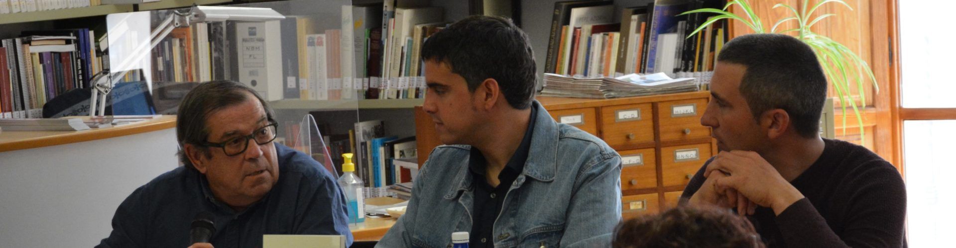 César Sebastià presenta Els masos de Morella el dia del llibre