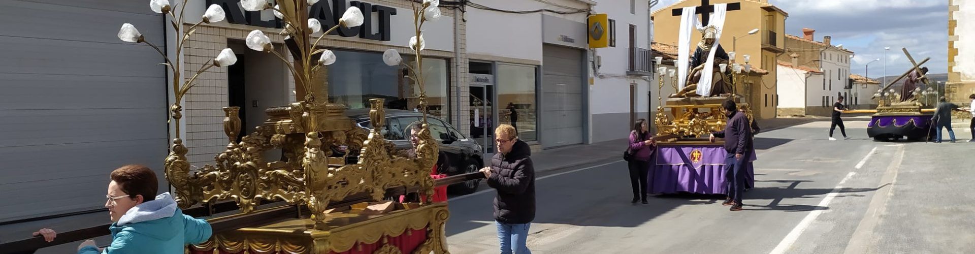 Els passos de Setmana Santa ja dormen a l’Església Parroquial de Vilafranca