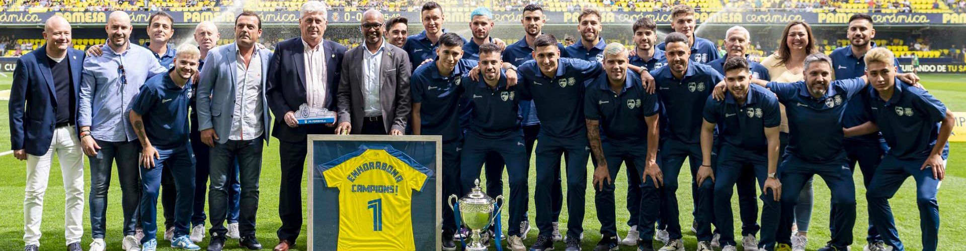 El Servigroup Peñíscola recibe un homenaje del Villarreal CF por su ascenso