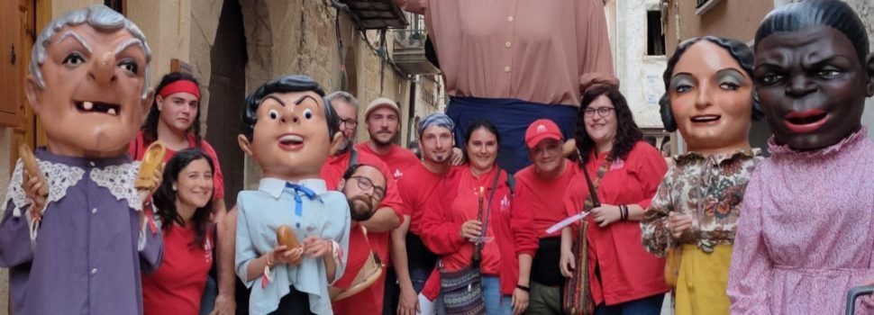 Els nanos i gegants vinarossencs, en la trobada de Valdealgorfa