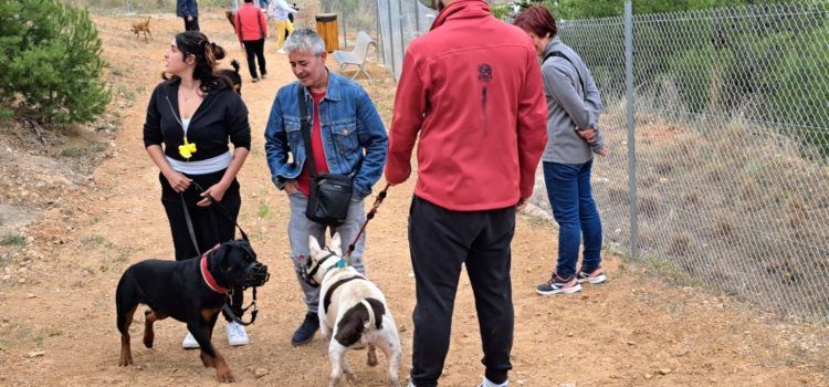 L’Ajuntament d’Alcanar posa en funcionament el primer espai d’esbarjo caní amb la col·laboració d’aGOSaGATs