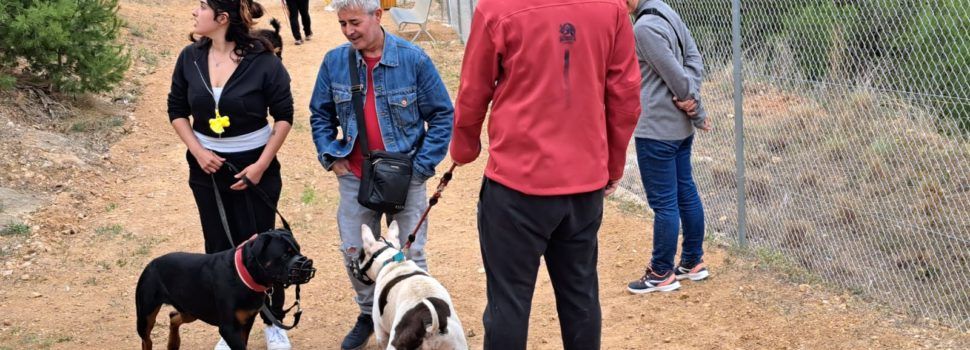 L’Ajuntament d’Alcanar posa en funcionament el primer espai d’esbarjo caní amb la col·laboració d’aGOSaGATs