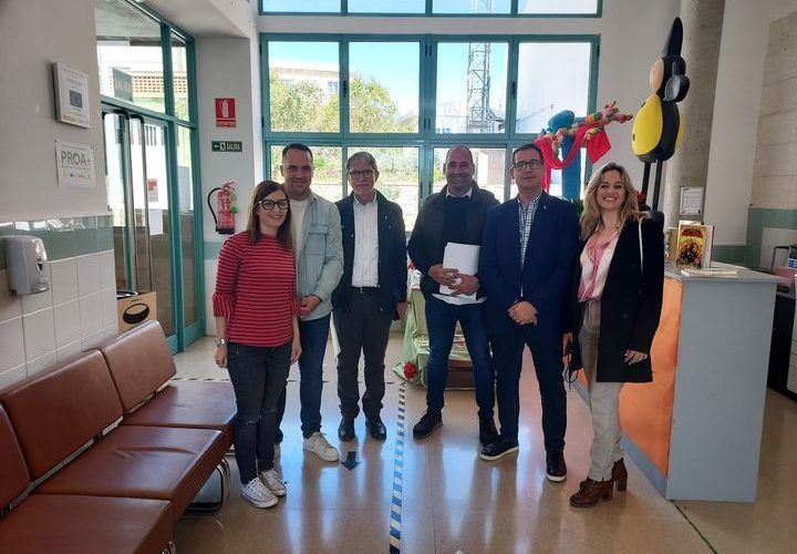 Visita al col·legi de Traiguera per detectar-ne les necessitats