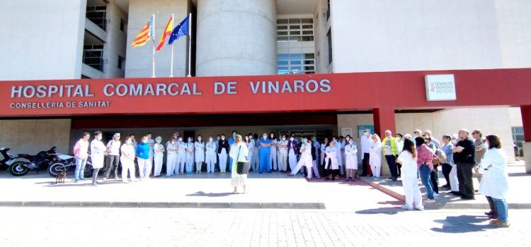Concentración en el Hospital de Vinaròs en defensa de las áreas y especialidades de difícil cobertura