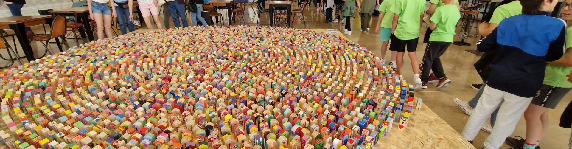Les escoles visiten la Ciutat Feliç del Club de la Vida