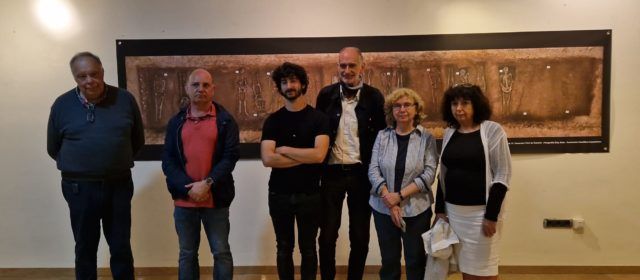 Exposició a Caixa Vinaròs sobre els 5 anys d’exhumacions al cementeri de Castelló