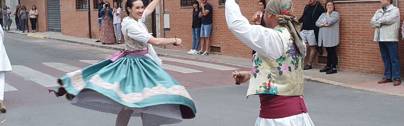 Vídeos i fotos: L’Agrupació Folklòrica de Moncada balla “La jotilla de Vinaròs”