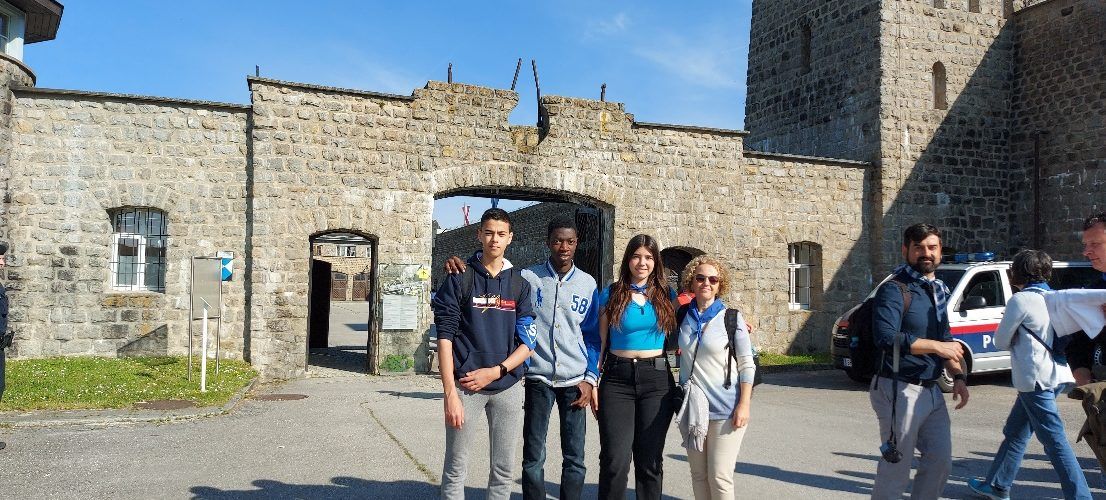 Tres alumnes i una professora de l’IES Leopoldo Querol viatgen als camps nazis d’Àustria