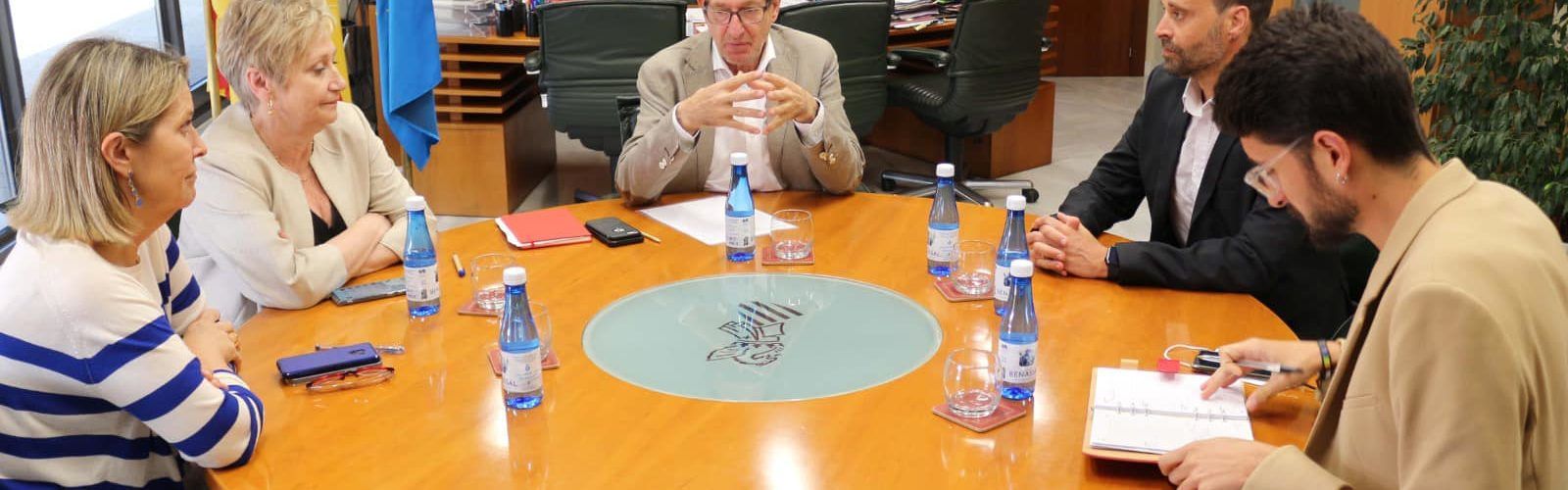 Reunió amb el conseller per analitzar els problemes de l’Hospital de Vinaròs