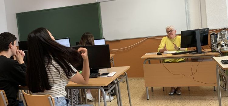 Xerrada al Coromines de Benicarló sobre legislació de Consum per Carmen Ayza, de l’OMIC de Vinaròs
