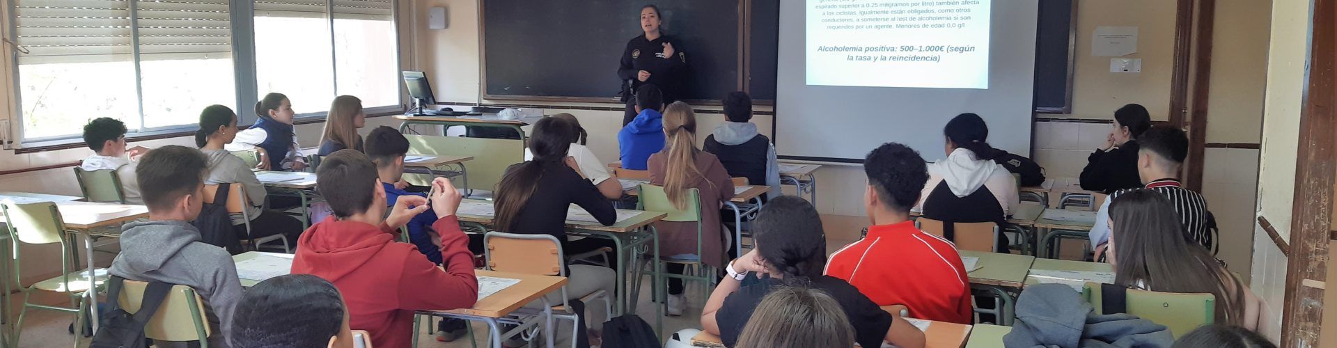 La Policia Local de Benicarló imparteix educació i seguretat vial a l’alumnat de secundària