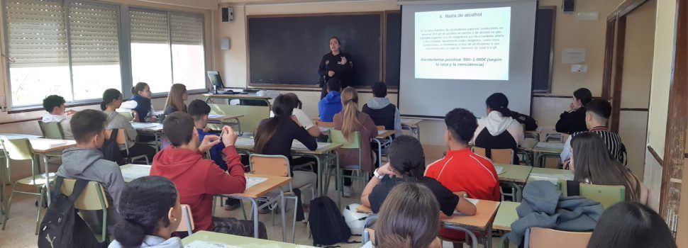 La Policia Local de Benicarló imparteix educació i seguretat vial a l’alumnat de secundària