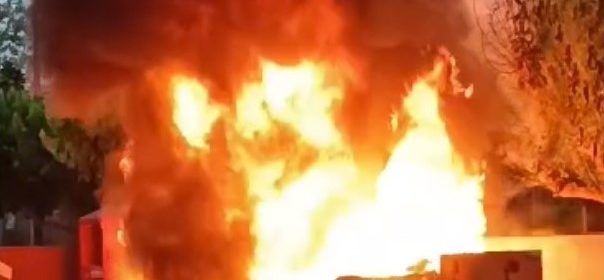 Vídeos: cremats els contenidors davant del CEIP Sant Sebastià de Vinaròs