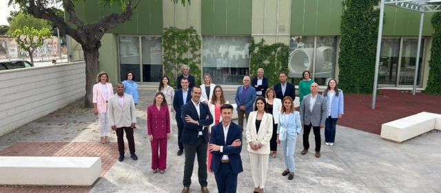 El socialista Ilde Añó presenta el seu equip per a governar Benicarló
