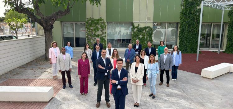 El socialista Ilde Añó presenta el seu equip per a governar Benicarló