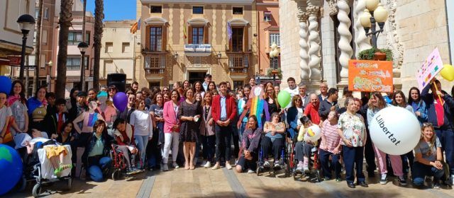 Benicarló reivindica la diversitat sexual en el Dia Internacional Contra la LGTBIFòbia