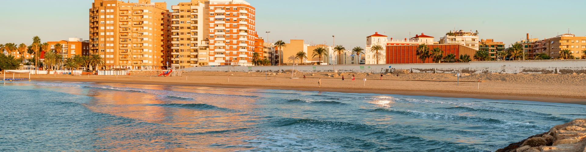 El Morrongo i la Caracola renoven un any més les dos banderes blaves per a Benicarló