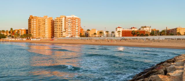 El Morrongo i la Caracola renoven un any més les dos banderes blaves per a Benicarló