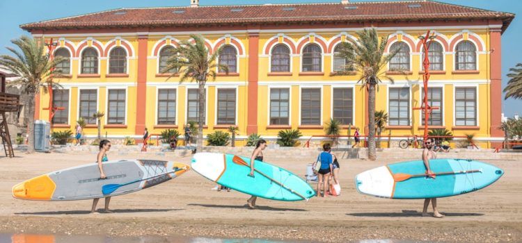 L’Ajuntament licitarà aquest any un servei de paddle surf a la Costa Nord