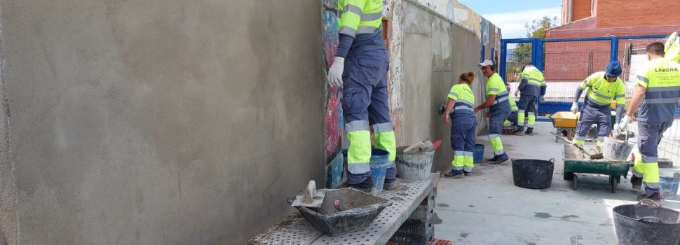 El taller ‘Benicarló Rehabilita’ condiciona un magatzem diàfan per a ús polivalent