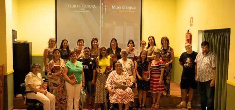 El club de lectura La Torre celebra a Càlig una trobada amb l’autora Marta Tena