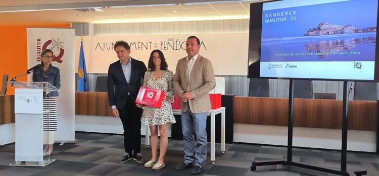 Alcossebre renova els distintius Qualitur per a les seues platges