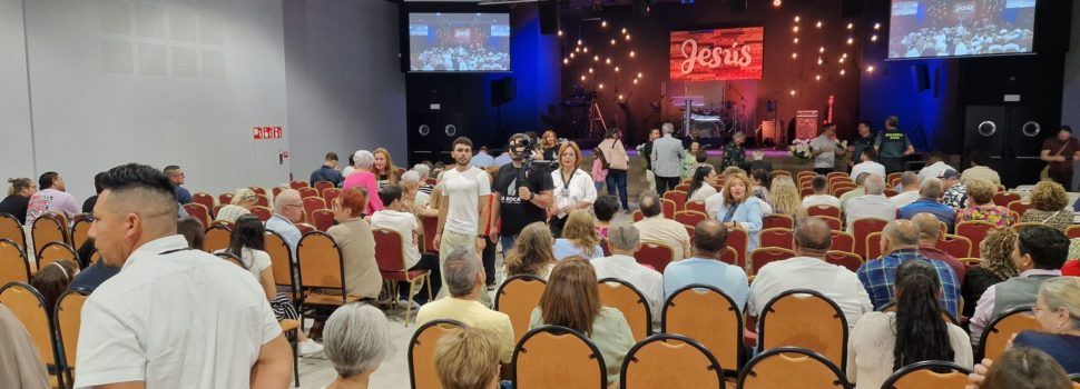 L’església La Roca inaugura a Vinaròs un local polivalent amb espai per a prop de 400 persones