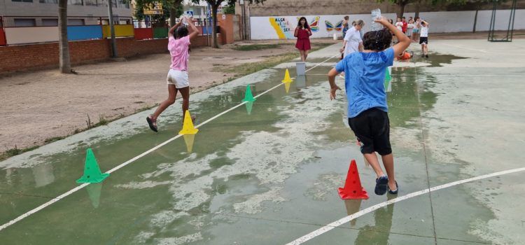 Jocs d’aigua per acabar les classes a l’Assumpció