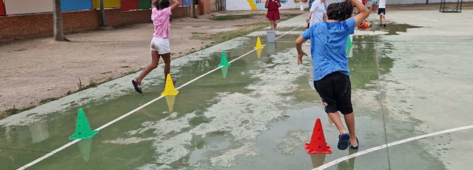 Jocs d’aigua per acabar les classes a l’Assumpció