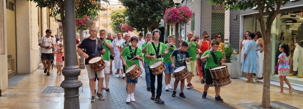Cercavila de la Colla de Dolçaina i Tabal de Vinaròs